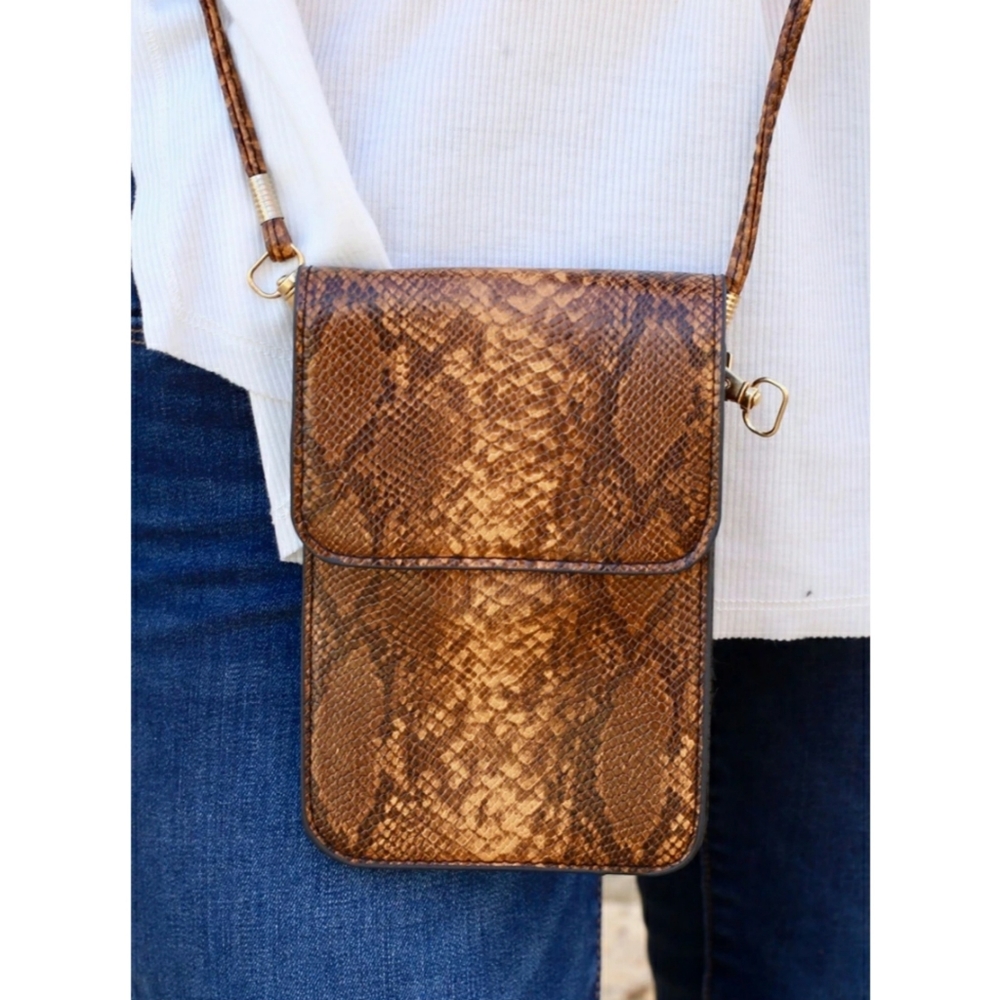 NWT Snake Print Cellphone Crossbody in Brown - Picture 1 of 3